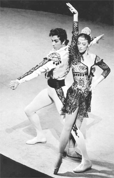 Иллюстрация к книге — Майя Плисецкая. Богиня русского балета [i_038.jpg]