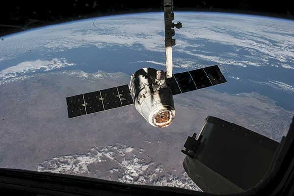 Иллюстрация к книге — Космические бароны [i_010.jpg]