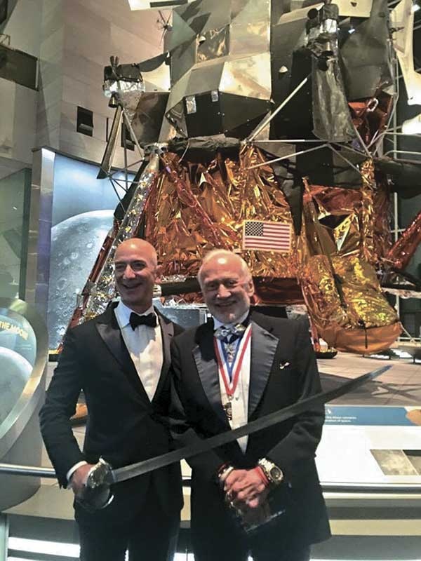 Иллюстрация к книге — Космические бароны [i_013.jpg]