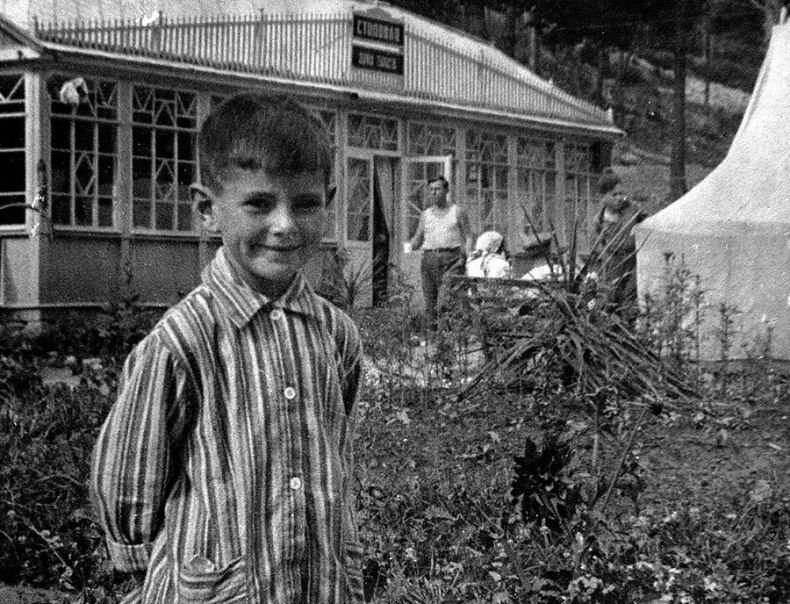 Иллюстрация к книге — Я медленно открыла эту дверь [i_011.jpg]