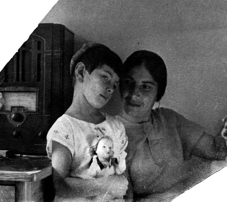 Иллюстрация к книге — Я медленно открыла эту дверь [i_013.jpg]