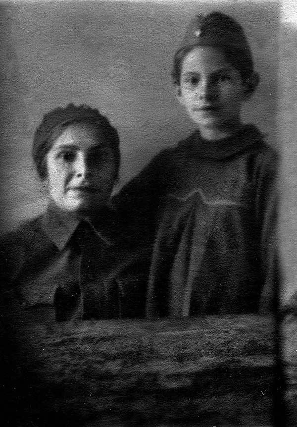 Иллюстрация к книге — Я медленно открыла эту дверь [i_014.jpg]