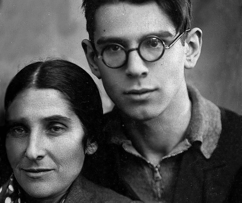 Иллюстрация к книге — Я медленно открыла эту дверь [i_016.jpg]