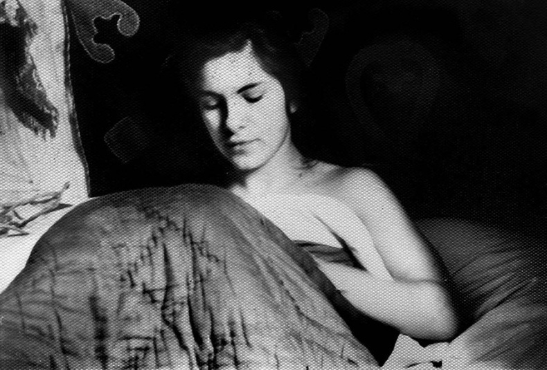 Иллюстрация к книге — Я медленно открыла эту дверь [i_024.jpg]