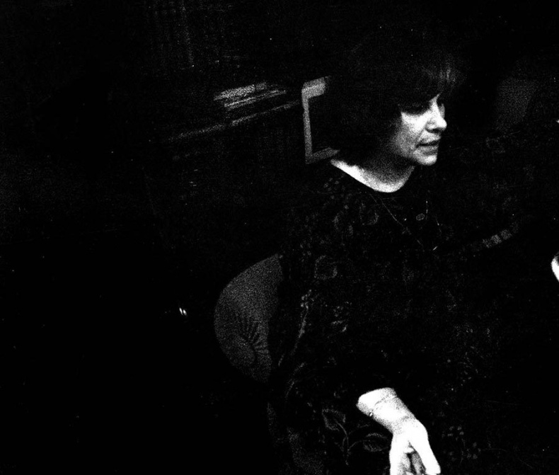 Иллюстрация к книге — Я медленно открыла эту дверь [i_040.jpg]