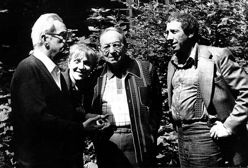 Иллюстрация к книге — Я медленно открыла эту дверь [i_041.jpg]