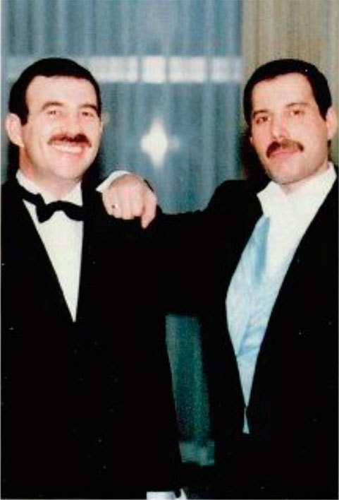 Иллюстрация к книге — Меркьюри и я. Богемская рапсодия, любовь и котики [i_010.jpg]