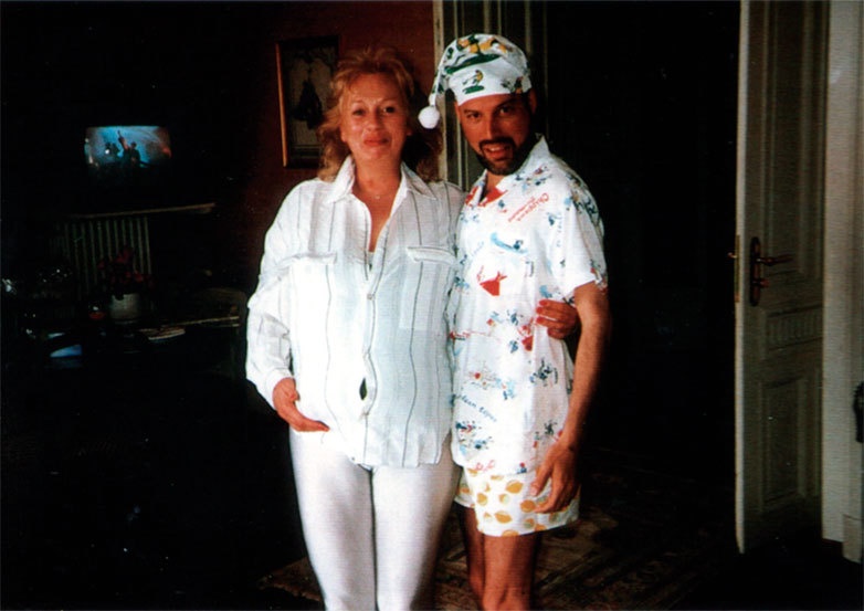 Иллюстрация к книге — Меркьюри и я. Богемская рапсодия, любовь и котики [i_044.jpg]