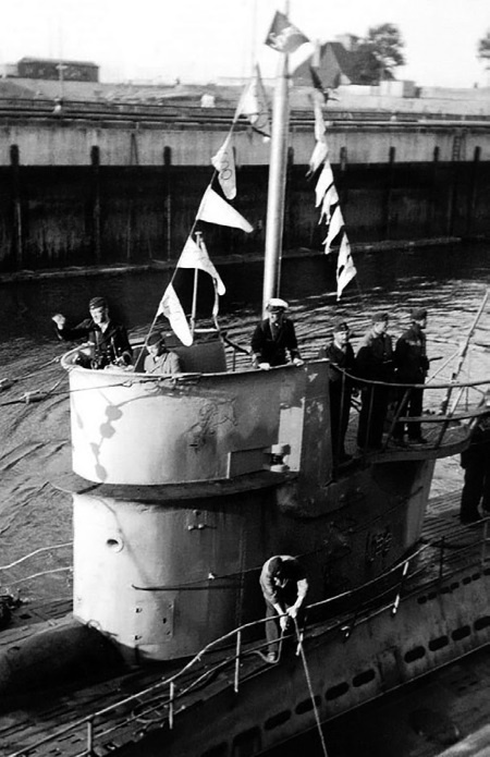 Иллюстрация к книге — Подводные асы Третьего Рейха  [i_093.jpg]