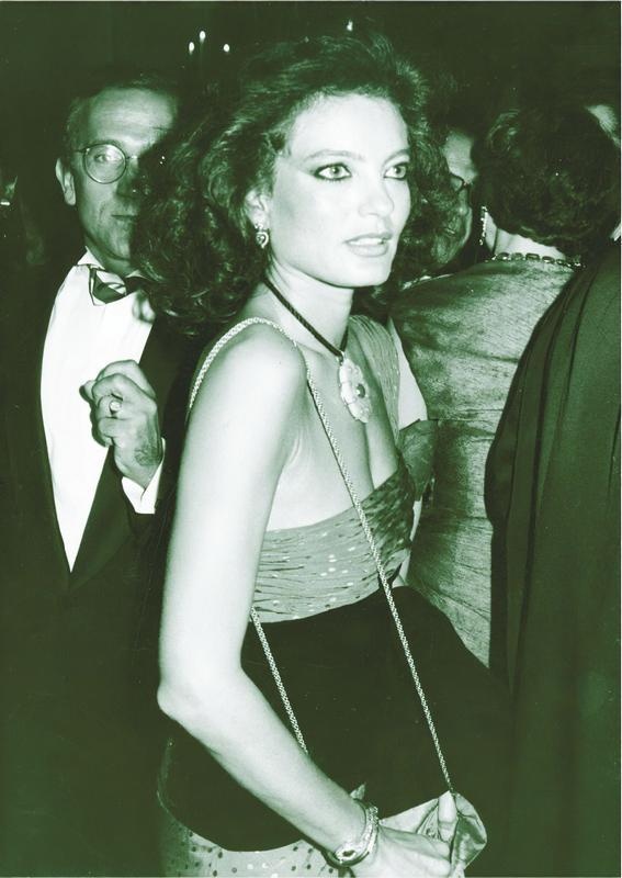 Иллюстрация к книге — Возраст красоты [i_018.jpg]