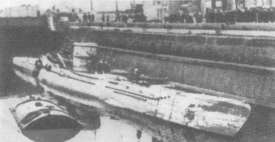 Иллюстрация к книге — Подводная война Гитлера. 1939-1942. Охотники. Часть II [i_030.jpg]