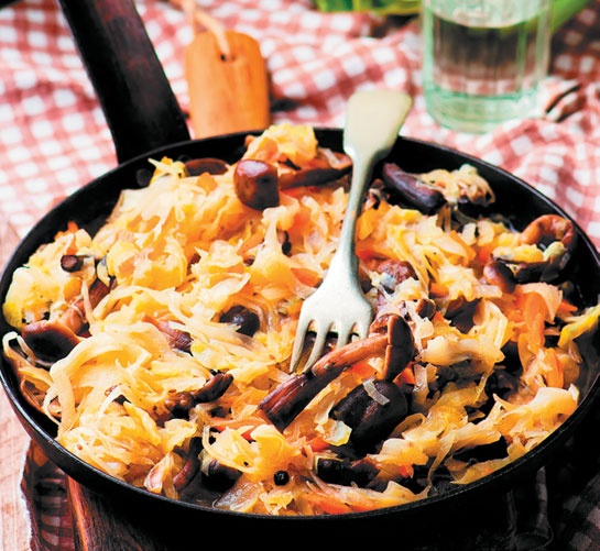 Иллюстрация к книге — Деревенская кухня. Простые и вкусные блюда в сковороде и горшочке [i_013.jpg]