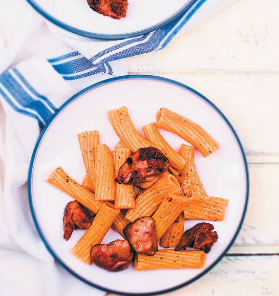 Иллюстрация к книге — Деревенская кухня. Простые и вкусные блюда в сковороде и горшочке [i_027.jpg]