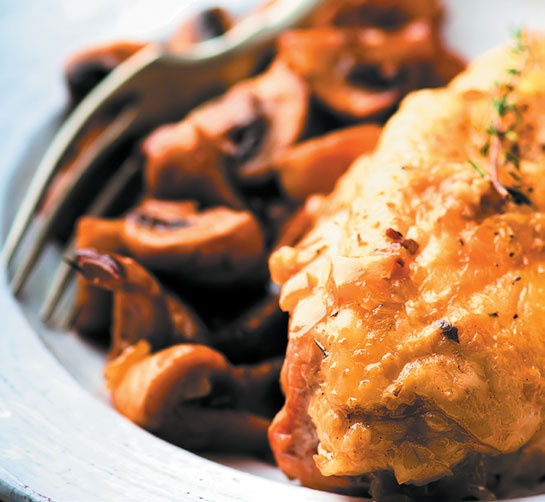 Иллюстрация к книге — Деревенская кухня. Простые и вкусные блюда в сковороде и горшочке [i_029.jpg]