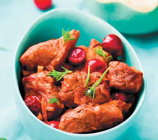 Иллюстрация к книге — Деревенская кухня. Простые и вкусные блюда в сковороде и горшочке [i_046.jpg]