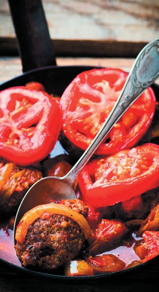 Иллюстрация к книге — Деревенская кухня. Простые и вкусные блюда в сковороде и горшочке [i_047.jpg]