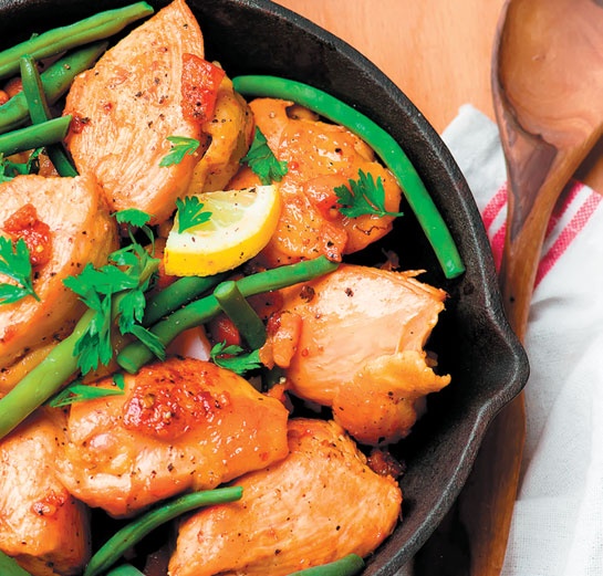 Иллюстрация к книге — Деревенская кухня. Простые и вкусные блюда в сковороде и горшочке [i_051.jpg]