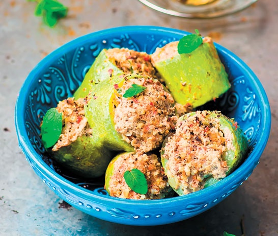 Иллюстрация к книге — Деревенская кухня. Простые и вкусные блюда в сковороде и горшочке [i_056.jpg]