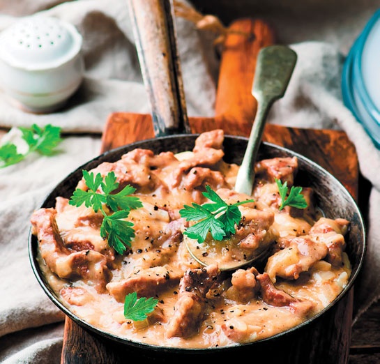 Иллюстрация к книге — Деревенская кухня. Простые и вкусные блюда в сковороде и горшочке [i_076.jpg]