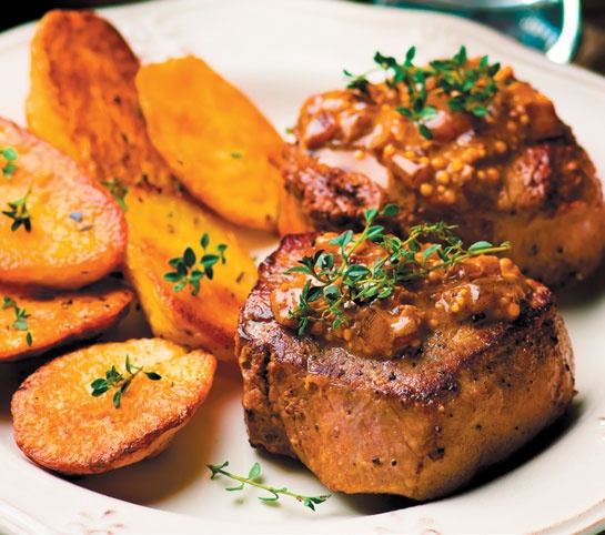 Иллюстрация к книге — Деревенская кухня. Простые и вкусные блюда в сковороде и горшочке [i_078.jpg]