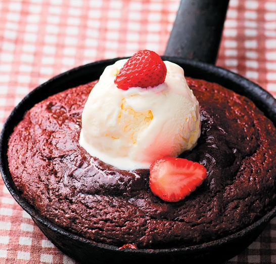 Иллюстрация к книге — Деревенская кухня. Простые и вкусные блюда в сковороде и горшочке [i_082.jpg]