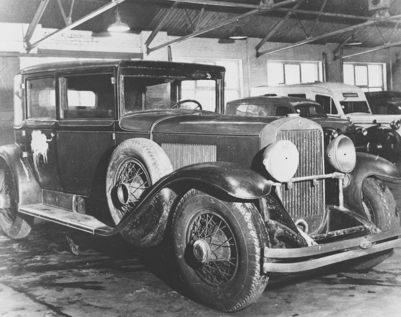 Иллюстрация к книге — Мистер Капоне [i_023.jpg]