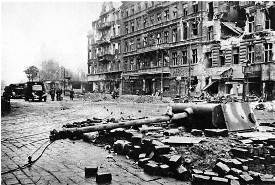 Иллюстрация к книге — Берлин 45-го. Сражение в логове зверя  [i_063.jpg]