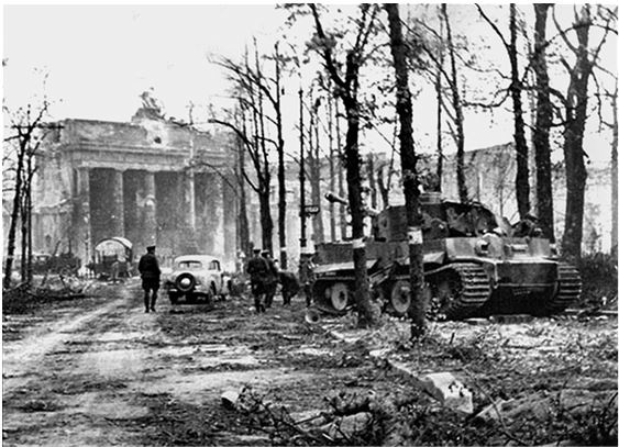 Иллюстрация к книге — Берлин 45-го. Сражение в логове зверя  [i_074.jpg]