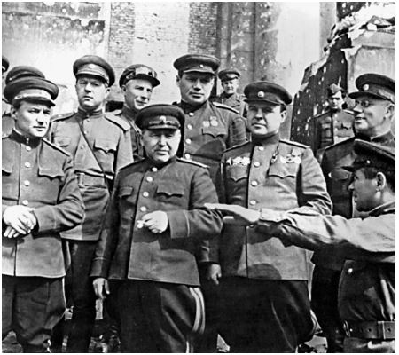 Иллюстрация к книге — Берлин 45-го. Сражение в логове зверя  [i_094.jpg]