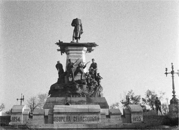 Иллюстрация к книге — Оборона Севаcтополя [i_026.jpg]