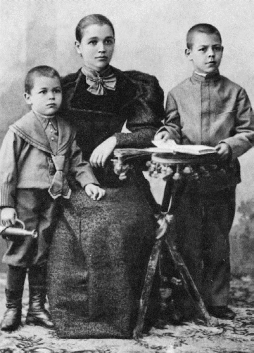 Иллюстрация к книге — Эта короткая жизнь. Николай Вавилов и его время [i_004.jpg]