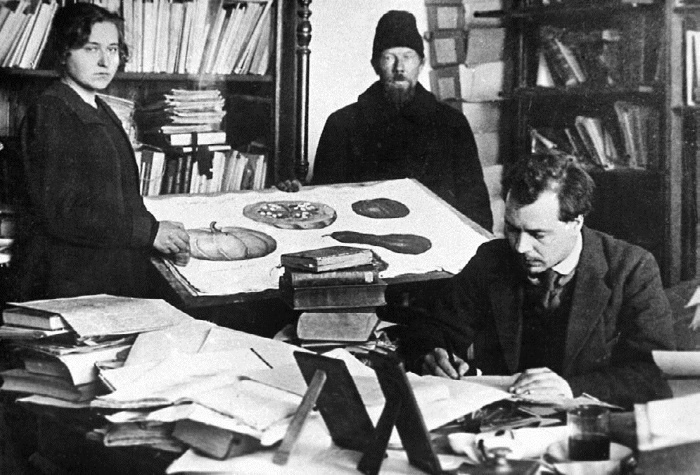 Иллюстрация к книге — Эта короткая жизнь. Николай Вавилов и его время [i_027.jpg]