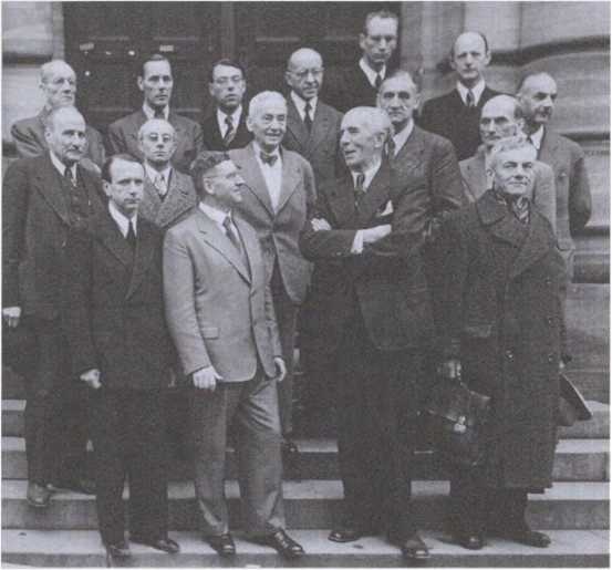 Иллюстрация к книге — Тайна смерти Рудольфа Гесса [i_030.jpg]