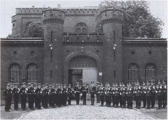 Иллюстрация к книге — Тайна смерти Рудольфа Гесса [i_076.jpg]