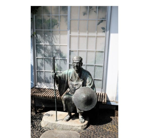 Иллюстрация к книге — Поэзия Басё. Перевод и смысл [image12_5dc5315593a3b10700161f02_jpg.jpg]