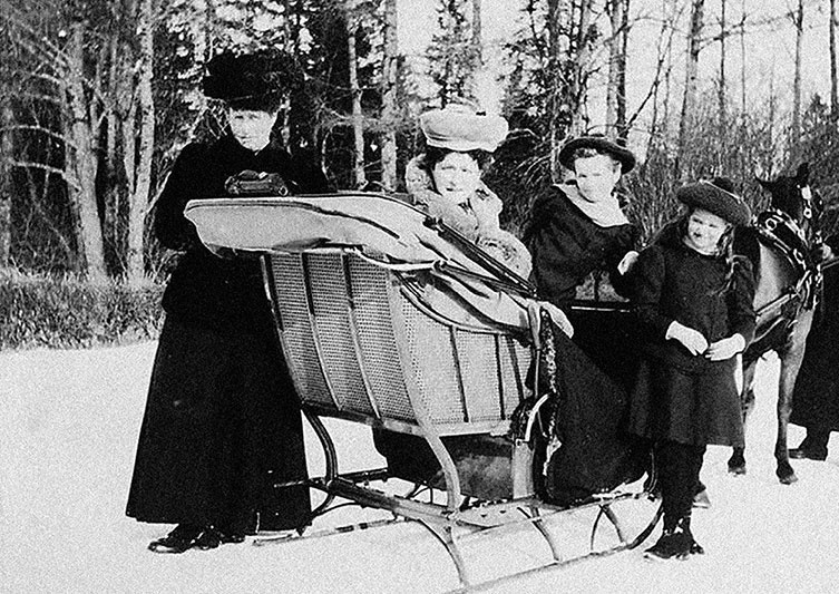 Иллюстрация к книге — Новый год в России. История праздника [i_056.jpg]