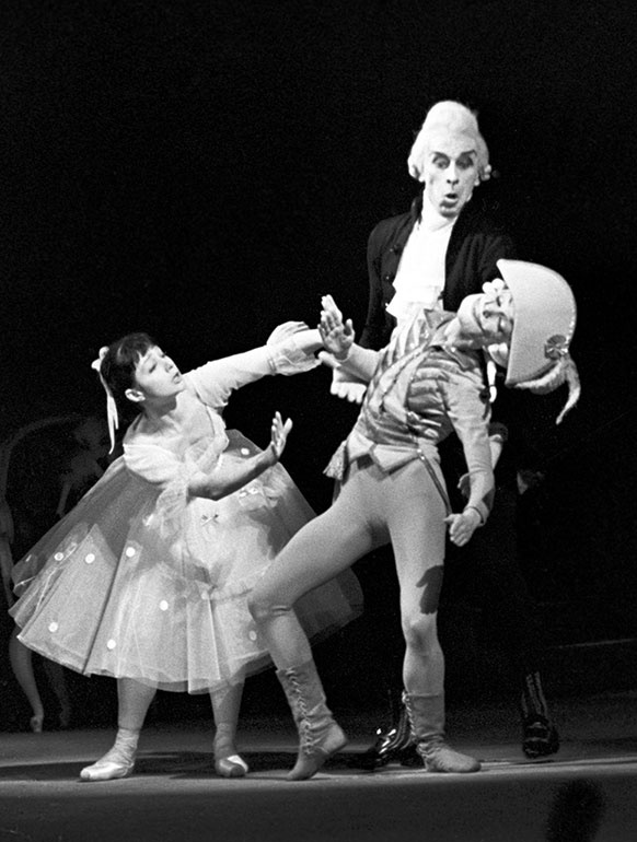 Иллюстрация к книге — Новый год в России. История праздника [i_127.jpg]