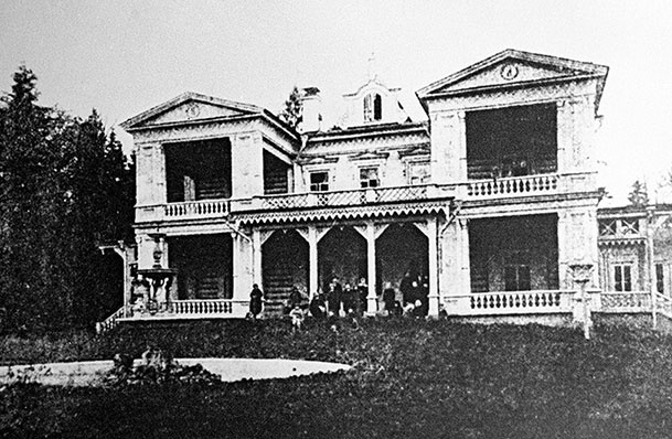 Иллюстрация к книге — Новый год в России. История праздника [i_152.jpg]