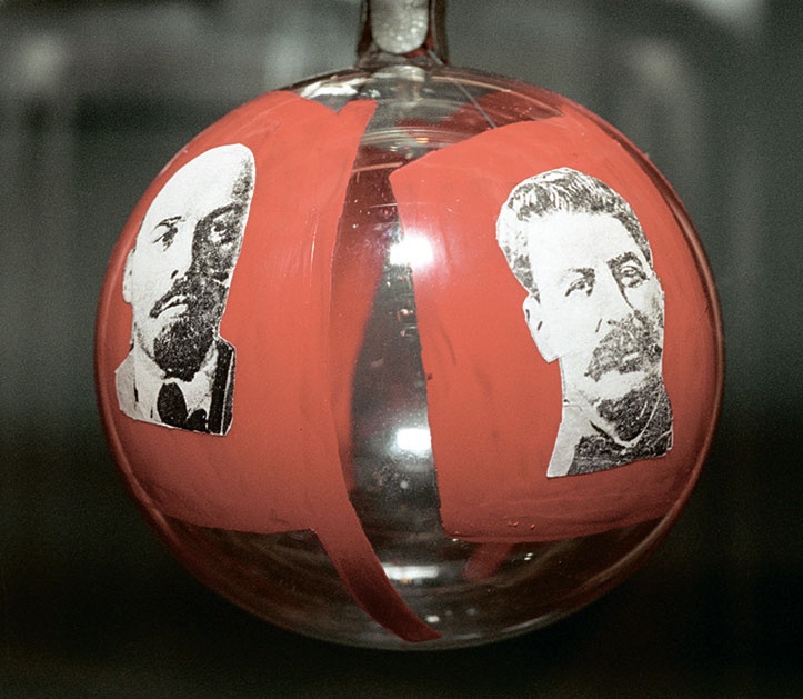 Иллюстрация к книге — Новый год в России. История праздника [i_158.jpg]