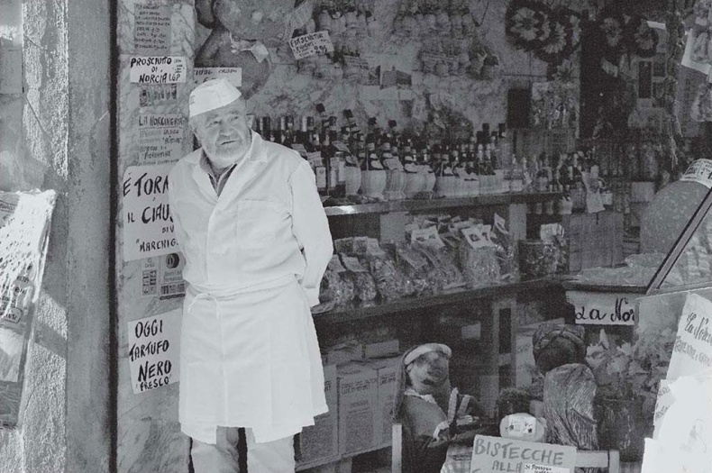 Иллюстрация к книге — Нежная магия Тосканы. Вино, коты и призраки [i_037.jpg]