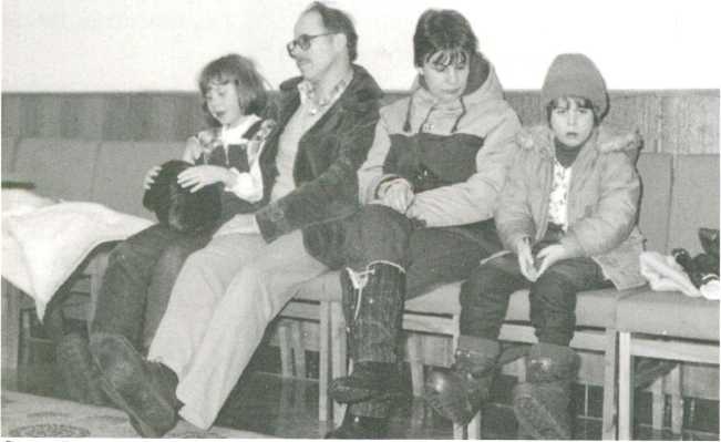 Иллюстрация к книге — Записки контрразведчика. Взгляд изнутри на противоборство КГБ и ЦРУ, и не только [i_030.jpg]