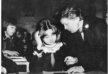 Иллюстрация к книге — Тайны жизни Ники Турбиной («Я не хочу расти…) [i_037.jpg]