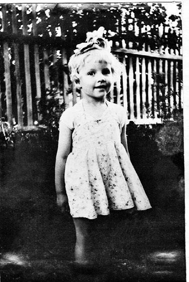 Иллюстрация к книге — Тайны жизни Ники Турбиной («Я не хочу расти…) [i_062.jpg]