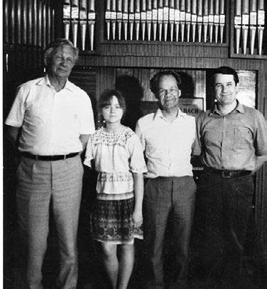 Иллюстрация к книге — Тайны жизни Ники Турбиной («Я не хочу расти…) [i_147.jpg]