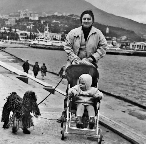 Иллюстрация к книге — Тайны жизни Ники Турбиной («Я не хочу расти…) [i_230.jpg]