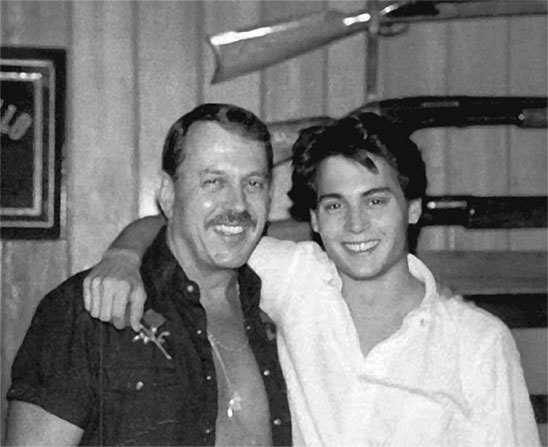 Иллюстрация к книге — Джонни Депп. Романтик и хулиган [i_024.jpg]