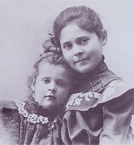 Иллюстрация к книге — Лиля Брик: Её Лиличество на фоне Люциферова века [i_006.jpg]