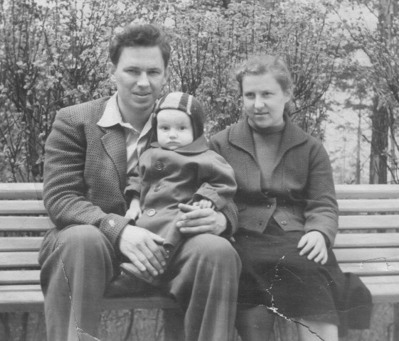 Иллюстрация к книге — Чайф. Рок-н-ролл это мы! Семейная сага [i_004.jpg]