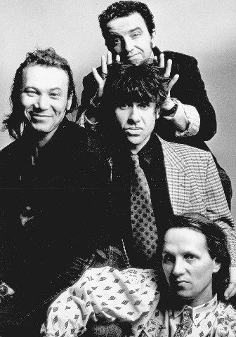 Иллюстрация к книге — Чайф. Рок-н-ролл это мы! Семейная сага [i_034.jpg]