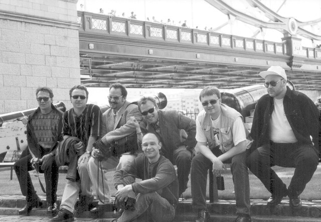 Иллюстрация к книге — Чайф. Рок-н-ролл это мы! Семейная сага [i_042.jpg]